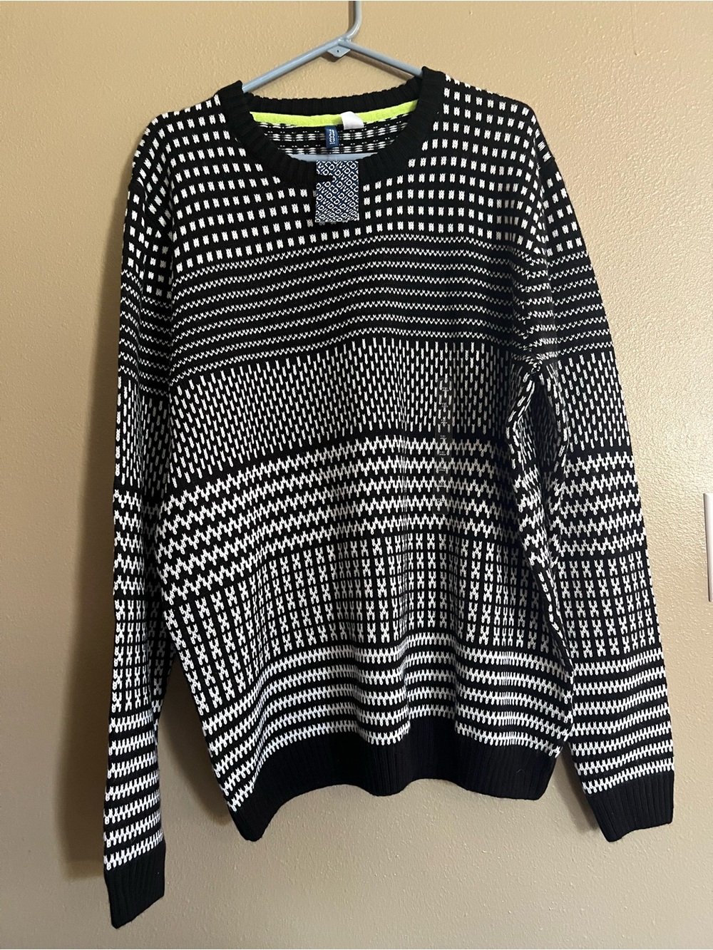 H&M Black and White Geometric Crewneck Sweater